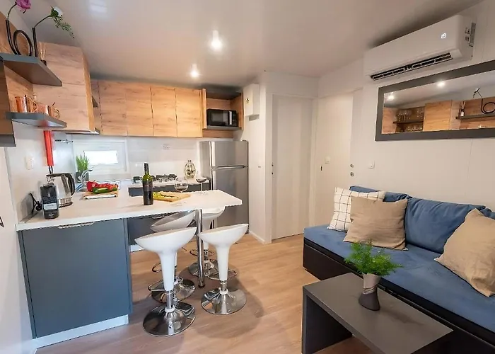 House, Soline, Kamp Biograd Na Moru