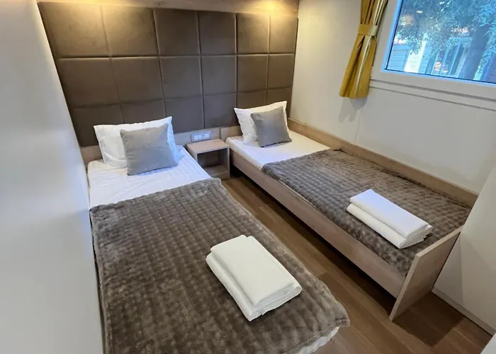 House, Soline, * Biograd Na Moru