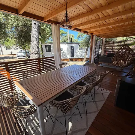 House, Soline, *